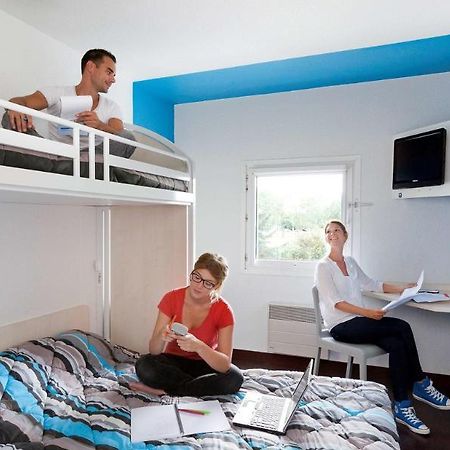 Hotelf1 Lille Tourcoing Nord Ронк Экстерьер фото